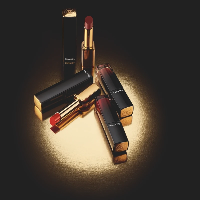CHANEL香奈兒超炫耀釉光唇萃情境圖。