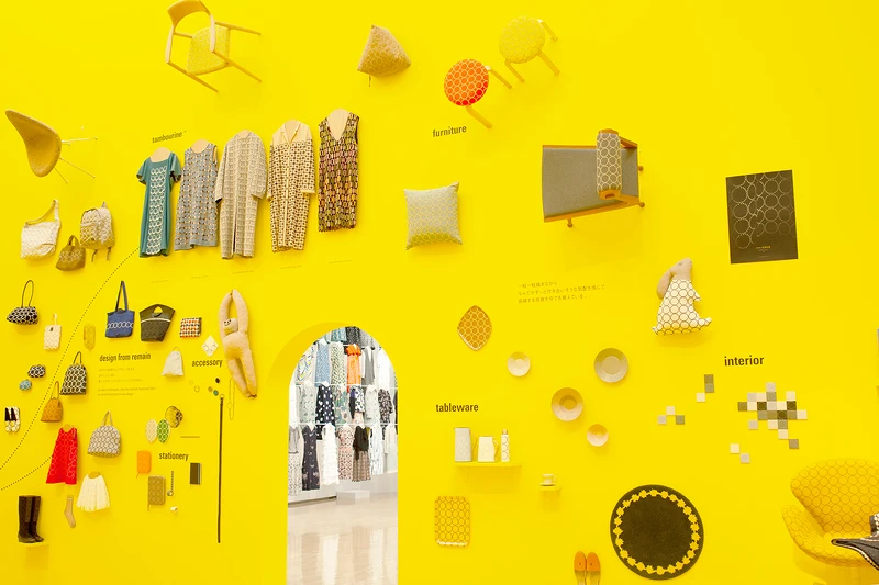 Photograph：L . A . TOMARI