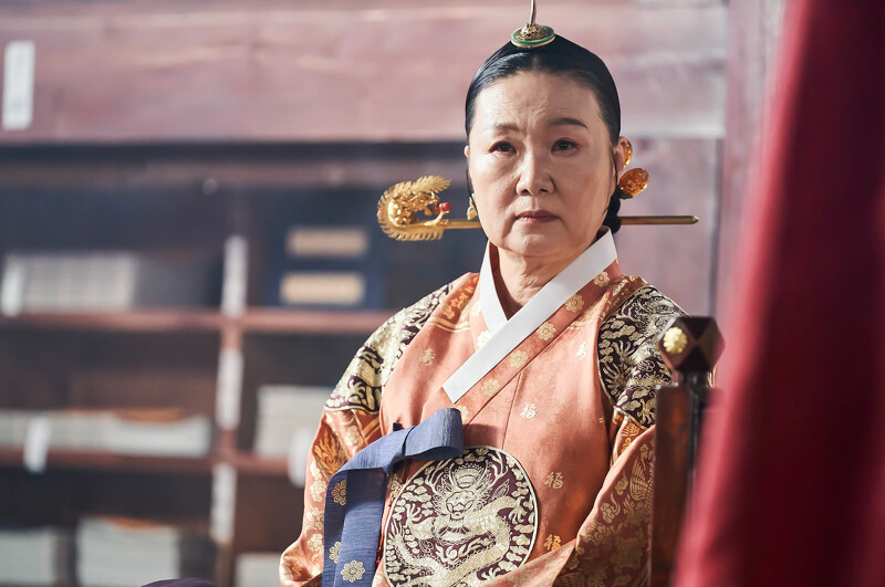 金海淑 飾演 大妃娘娘