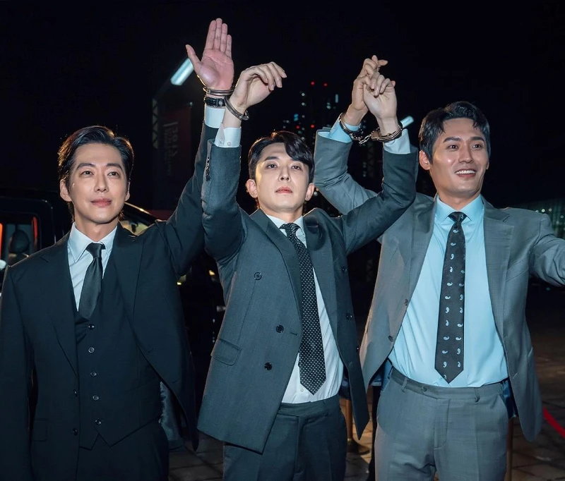 《千元律師》瑞草洞瘋狗千智勳 ,直接把嫌犯帶上紅毯給媒體狂拍!