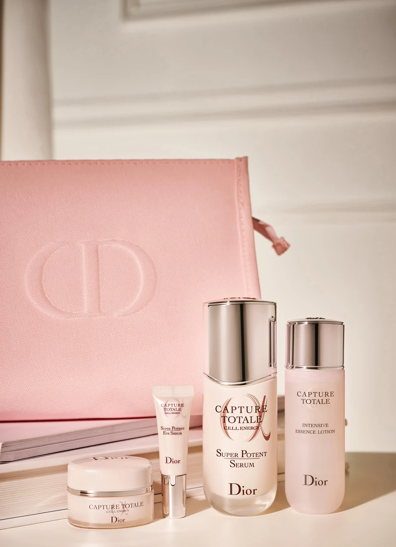 逆時能量精華50ml+逆時能量奇肌露50ml+逆時能量奇肌霜15ml+逆時能量超彈力亮眼精華5ml+美妍包，NT.5,050。