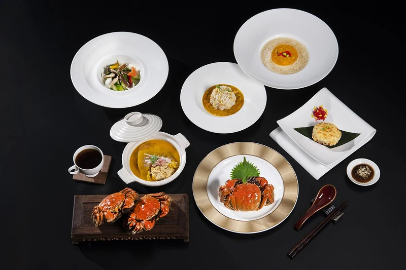 「海峽會」台菜大閘蟹餐點內容。 「海峽會」台菜大閘蟹餐點內容。