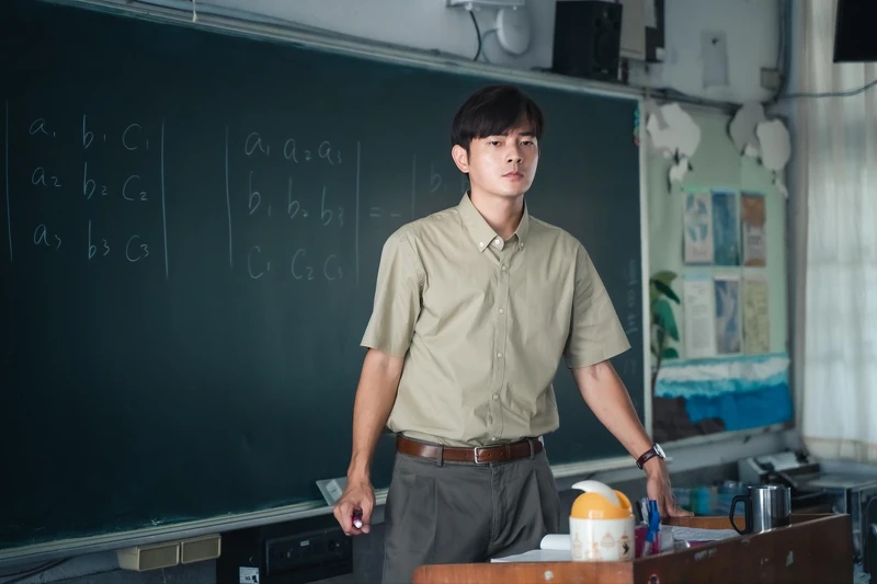 宥勝曾於戲劇中有深植人心的老師形象，再次詮釋老師