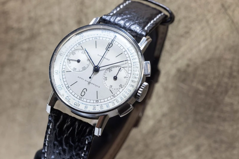 1935年浪琴表首款配備飛返功能的量產計時錶,搭載13ZN機芯 1935年浪琴表首款配備飛返功能的量產計時錶,搭載13ZN機芯