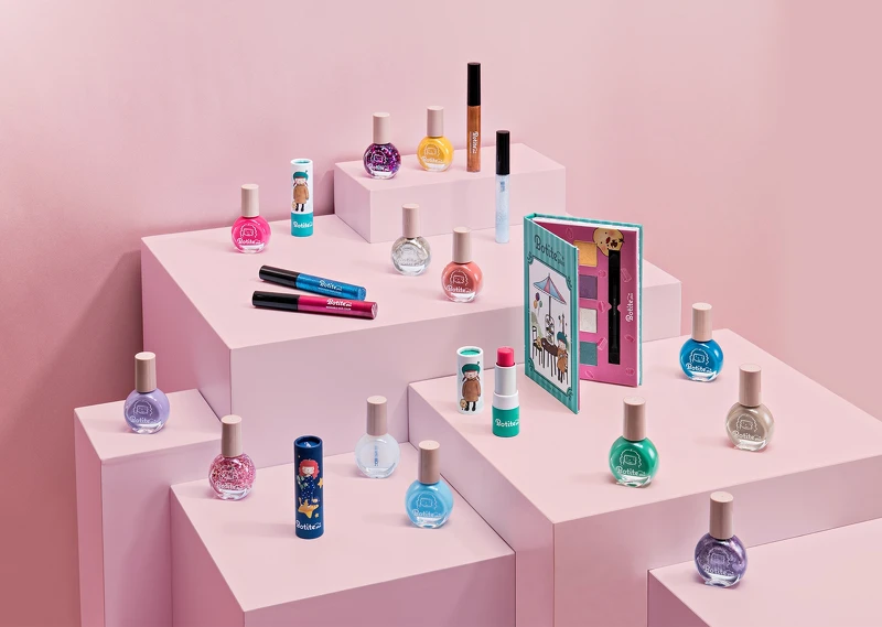 BOTITEPLUS兒童專業美妝保養品牌，從原料成分到產品包裝，耗資近千萬進行產品安全檢驗，致力打造既美又安全的兒童美妝保養產品。