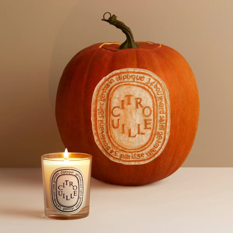Diptyque限量南瓜香氛蠟燭情境圖。