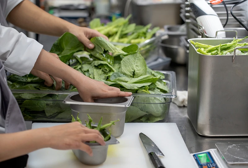 樂斐 LOPFAIT 將用不到的芥蘭菜葉製作成茶。