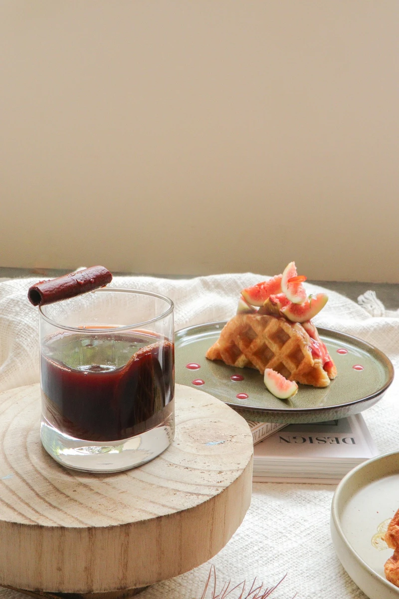 禁止酒駕，未滿18歲請勿飲酒