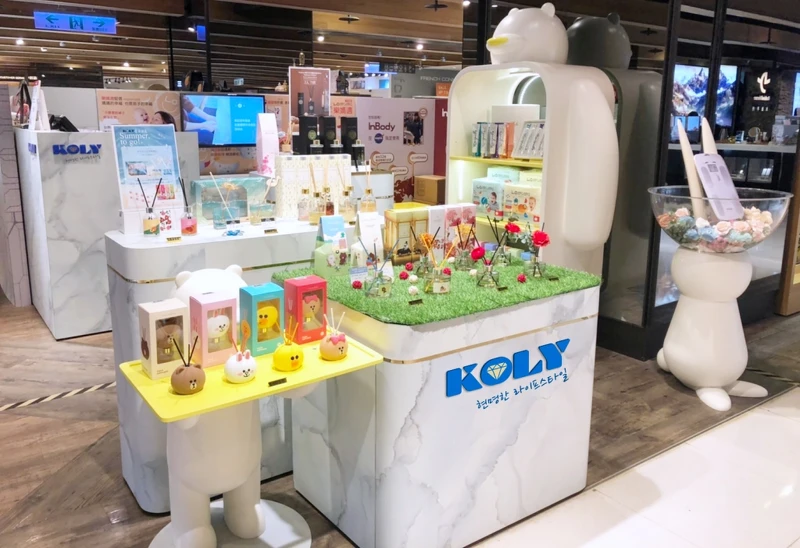 KOLY MALL信義誠品專櫃店景。 KOLY MALL信義誠品專櫃店景。