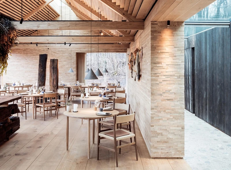 室內大量使用自然材質。 室內大量使用自然材質。