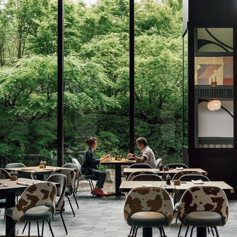Ace Hotel Kyoto 一樓用餐空間。 Ace Hotel Kyoto 一樓用餐空間。