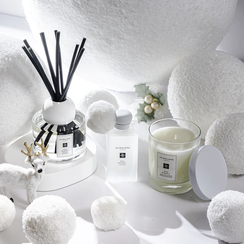 藍風鈴限量版香水100ML NT$5,600 藍風鈴限量版香氛工藝蠟燭200G NT$2,800 藍風鈴限量版擴香165ML NT$4,000