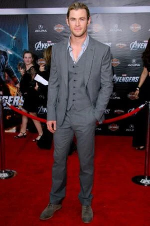 雷神索爾克里斯漢斯沃(Chris Hemsworth) 雷神索爾克里斯漢斯沃(Chris Hemsworth)