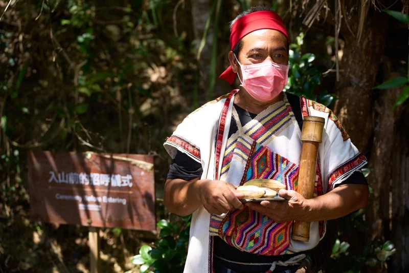 烏尼囊工作坊一起體驗一日「獵人餐桌」行程。 烏尼囊工作坊一起體驗一日「獵人餐桌」行程。