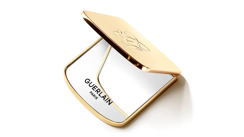 流金星燦彩妝系列，包含：紅寶之吻高訂唇膏、高訂深邃四色眼影盤、提洛可焦糖光影修容盤、紅寶之吻高訂紅絲絨唇膏、漾彩兩用眼唇蜜，滿3,000享24K金緻光采隨身鏡。