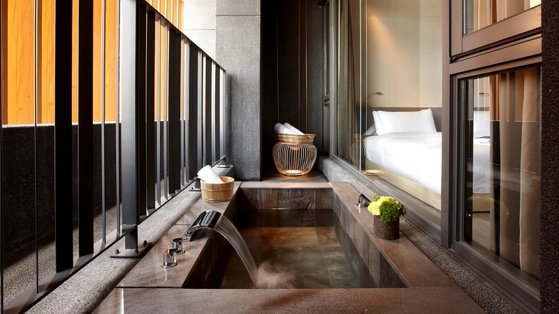 礁溪晶泉丰旅客房內皆設有戶外半露天獨立湯池