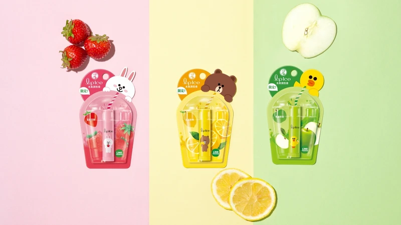 曼秀雷敦LipIce水果潤唇膏推出少女心爆棚的LINE FRIENDS特別款，香甜果香一擦彷彿走進水果派對。