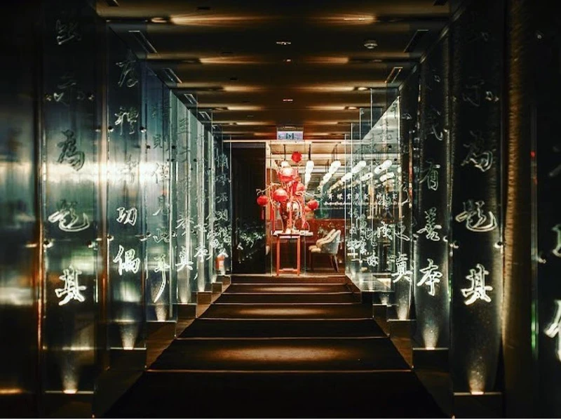 晶華軒空間有著古今交錯的氛圍。 晶華軒空間有著古今交錯的氛圍。