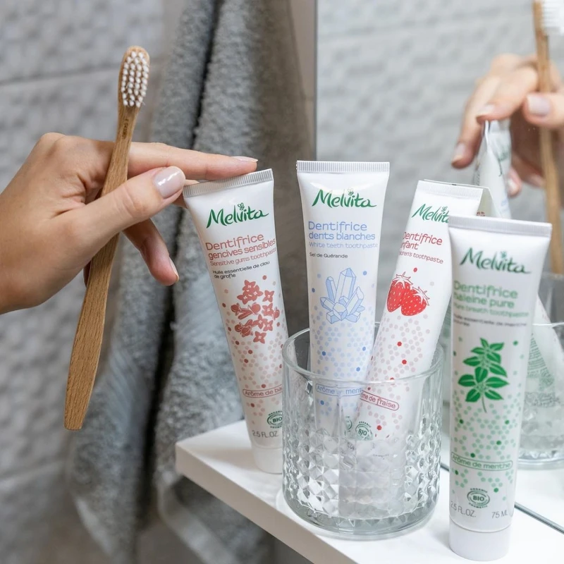 Melvita蜜葳特有機牙膏系列情境。