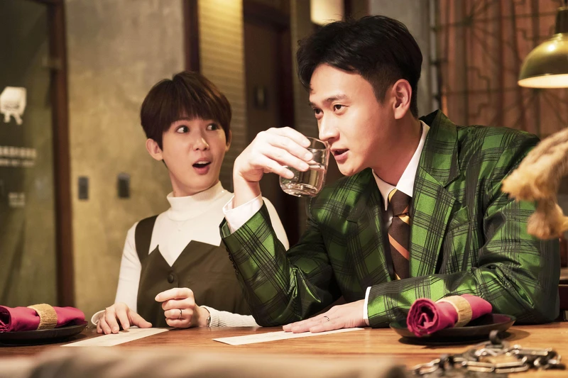 劉冠廷在《聖筊》有一段在餐廳點餐的戲，被形容為魔王級難背的台詞