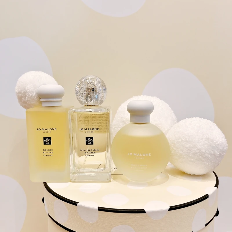 Jo Malone London 2022歡樂雪花聖誕系列中的限定香水。 Jo Malone London 2022歡樂雪花聖誕系列中的限定香水。