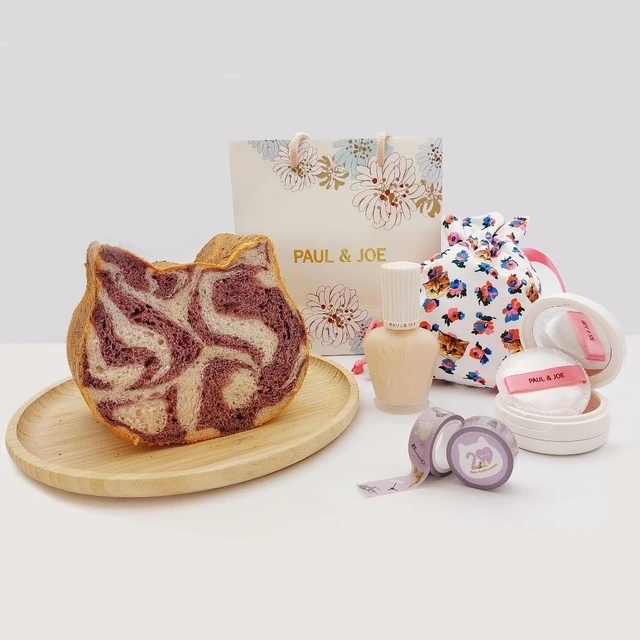 PAUL & JOE x Neko neko shokupan貓咪生吐司「貓系仙女聖誕組合」，NT2,800。LINE禮物獨家。