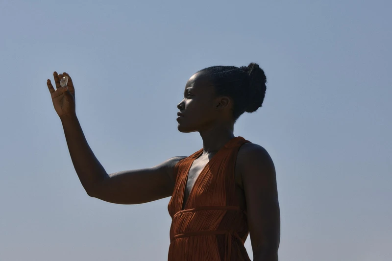 De Beers 全新形象廣告「De Beers - Where It Begins」 - 全球品牌大使 Lupita Nyong’o 露琵塔·尼詠歐 幕後花絮照片