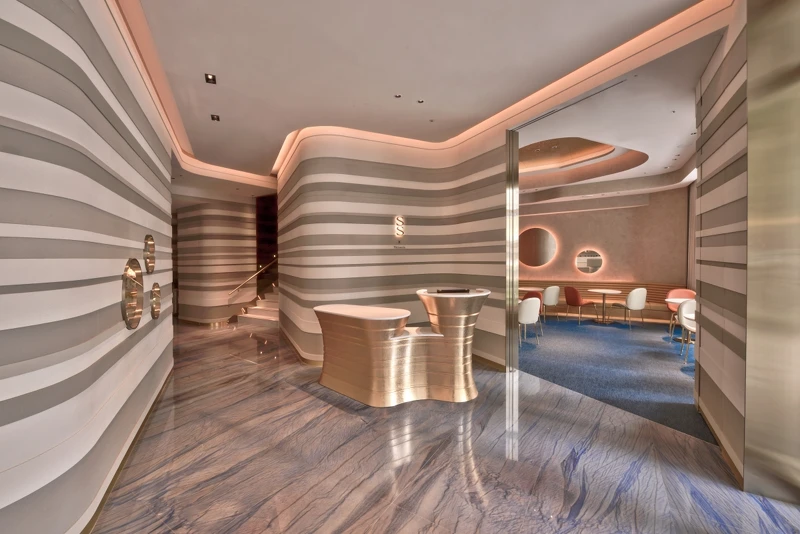 設計師選用亞特蘭提斯湛藍石紋地坪。 設計師選用亞特蘭提斯湛藍石紋地坪。