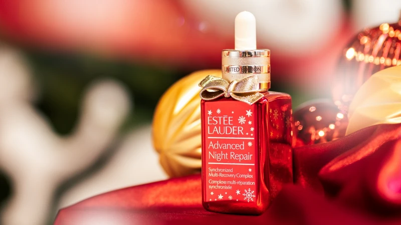 雅詩蘭黛夢幻心願特潤棕心回饋,NT4,200(週慶櫃點可再享9折優惠)。 雅詩蘭黛夢幻心願特潤棕心回饋,NT4,200(週慶櫃點可再享9折優惠)。