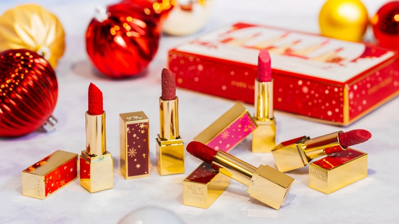 雅詩蘭黛夢幻心願奢華5色唇彩組,NT2,800 雅詩蘭黛夢幻心願奢華5色唇彩組,NT2,800