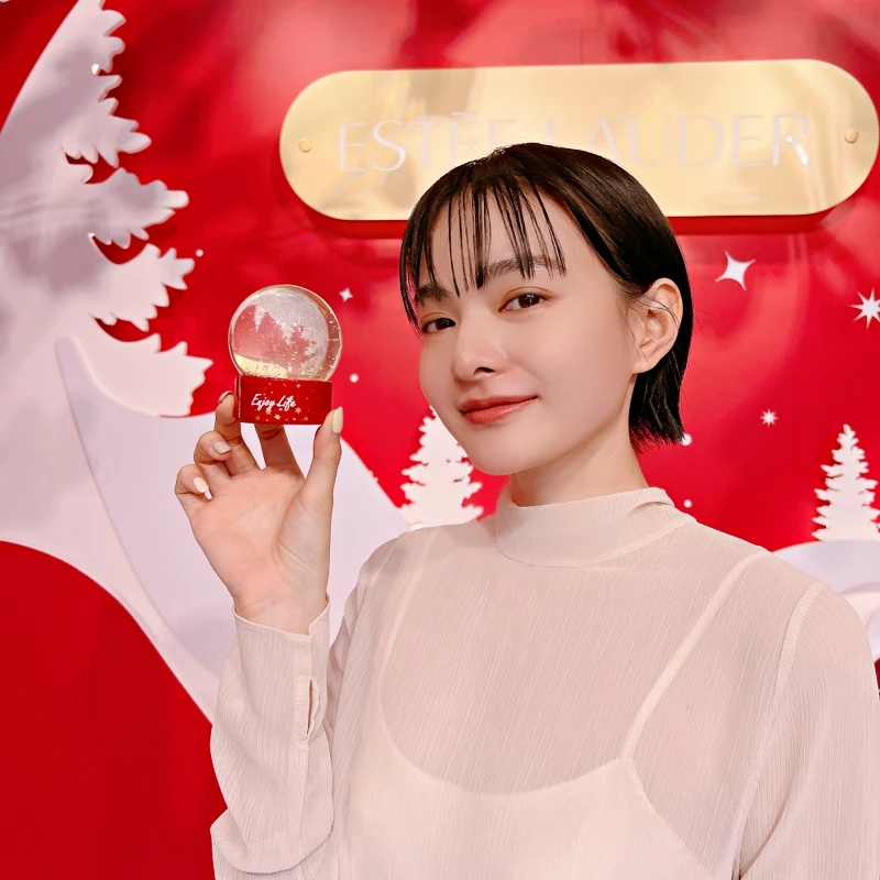 雅詩蘭黛2022聖誕奇幻水晶球。 雅詩蘭黛2022聖誕奇幻水晶球。