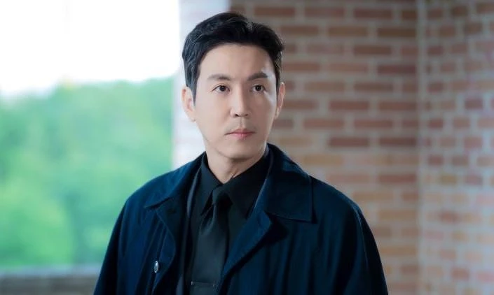 《人生勝利組》崔元英飾演的黃賢道aka權耀漢 為錢瘋魔 《人生勝利組》崔元英飾演的黃賢道aka權耀漢 為錢瘋魔