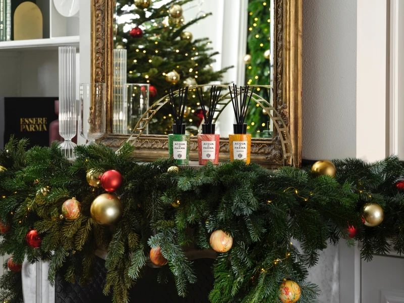 Acqua di Parma 2022聖誕限定居家擴香(濃情潘尼、靜謐雪松、炙烈壁火)180ml,NT3,400。靜謐雪松居家擴香500ml,NT6,800 Acqua di Parma 2022聖誕限定居家擴香(濃情潘尼、靜謐雪松、炙烈壁火)180ml,NT3,400。靜謐雪松居家擴香500ml,NT6,800