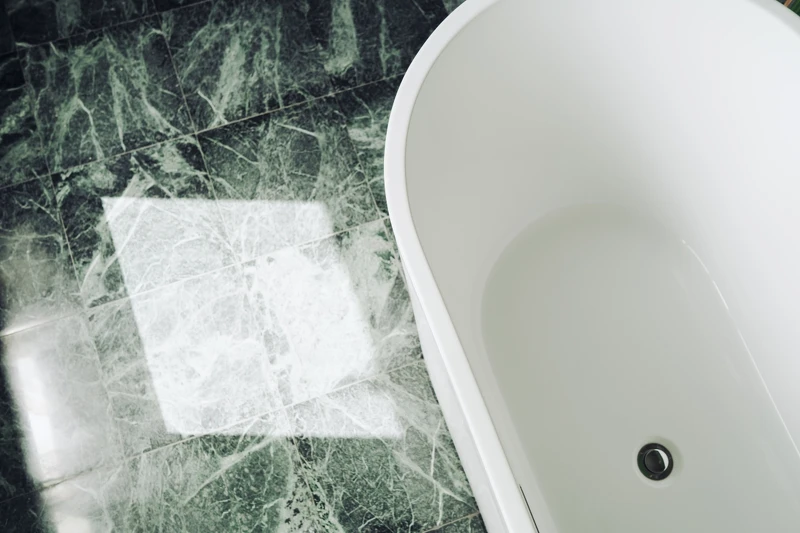 客房大量使用蛇紋石。