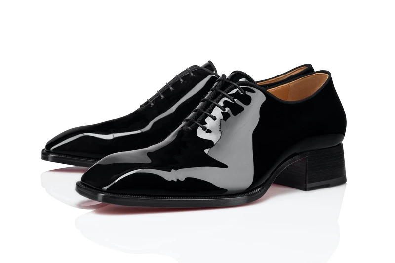 Christian Louboutin Vatik漆皮方頭皮鞋,NT$39,300 Christian Louboutin Vatik漆皮方頭皮鞋,NT$39,300