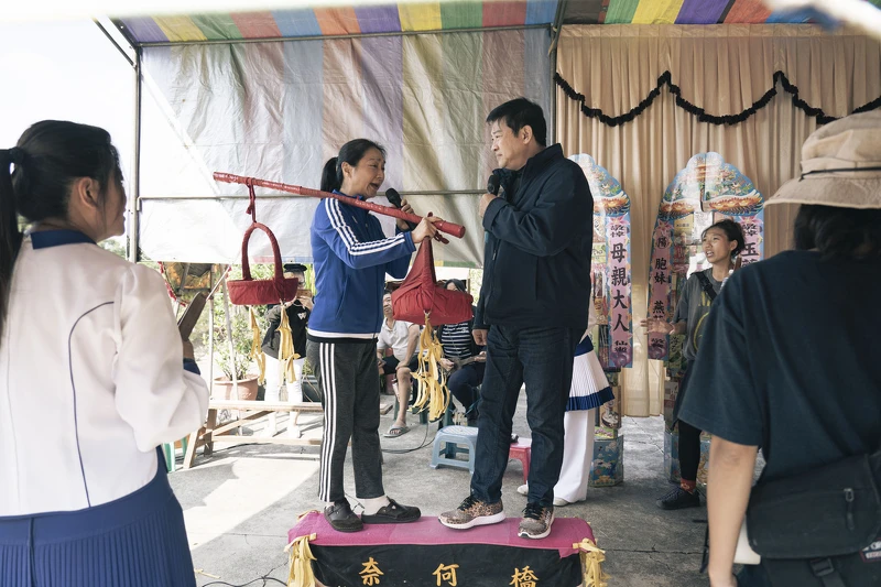 《一家子兒咕咕叫》楊麗音跟楊慶煌接受牽亡歌陣訓練