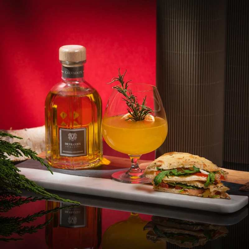 台北遠東香格里拉茶軒X寬庭翡冷翠Dr. Vranjes Firenze香遇波波里花園義式歡飲小食光-蘋果白蘭地Calvado’s家居香氛特調及帕馬火腿、芝麻葉、蘋果佛卡夏三明治。 台北遠東香格里拉茶軒X寬庭翡冷翠Dr. Vranjes Firenze香遇波波里花園義式歡飲小食光-蘋果白蘭地Calvado’s家居香氛特調及帕馬火腿、芝麻葉、蘋果佛卡夏三明治。