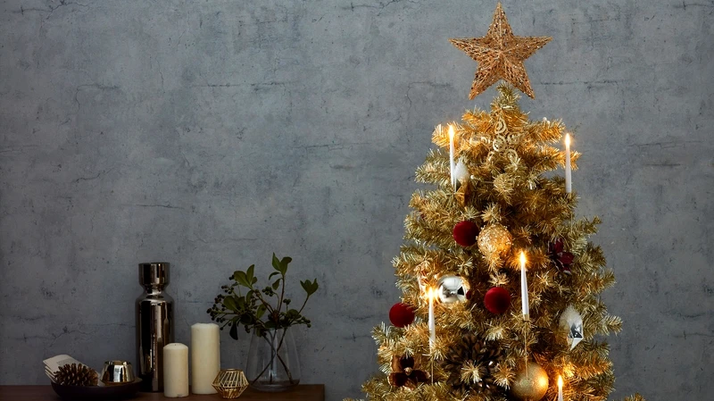 都會叢林以紅金兩色設計,傳遞出喜悅佳節氣氛 都會叢林以紅金兩色設計,傳遞出喜悅佳節氣氛