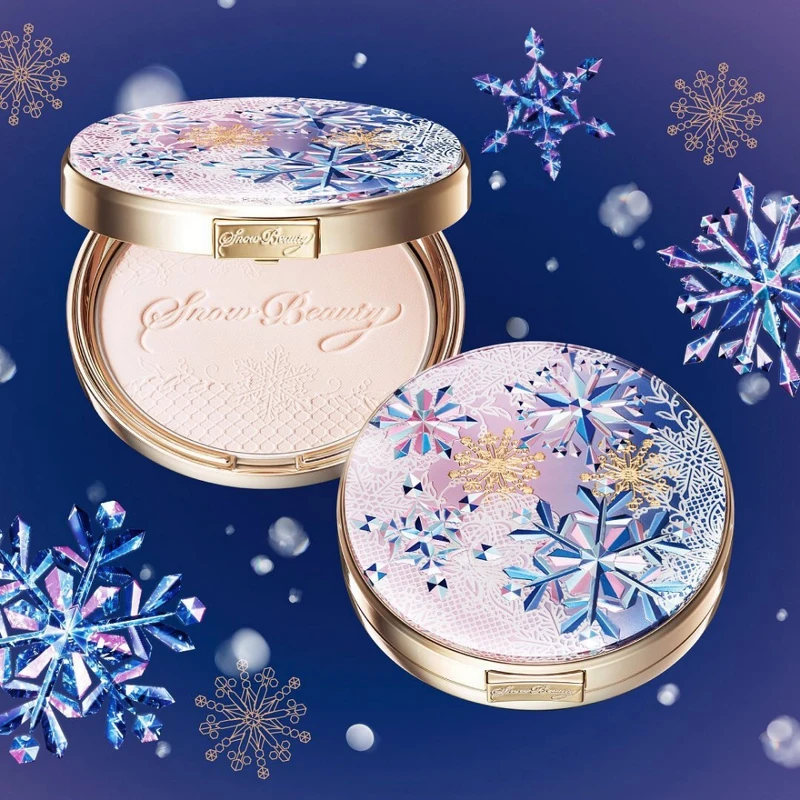 MAQuillAGE心機彩粧雪花香氛魔法盒2022布魯塞爾限定版情境圖。 MAQuillAGE心機彩粧雪花香氛魔法盒2022布魯塞爾限定版情境圖。