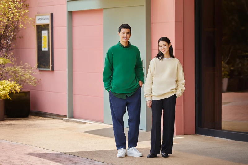 ▲男女適穿的人氣休閒上衣於感謝祭推出超值優惠價$390元(原價$590元),舒適材質,且有多種顏色可選擇,絕對是今年必備的的百搭人氣單品。 ▲男女適穿的人氣休閒上衣於感謝祭推出超值優惠價$390元(原價$590元),舒適材質,且有多種顏色可選擇,絕對是今年必備的的百搭人氣單品。