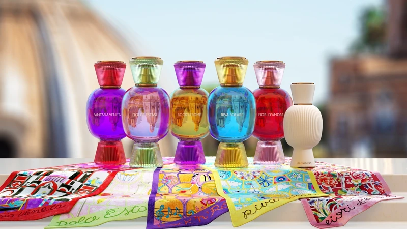 寶格麗Allegr悅享盛典系列與Maxi Shelley絲巾相得益彰。