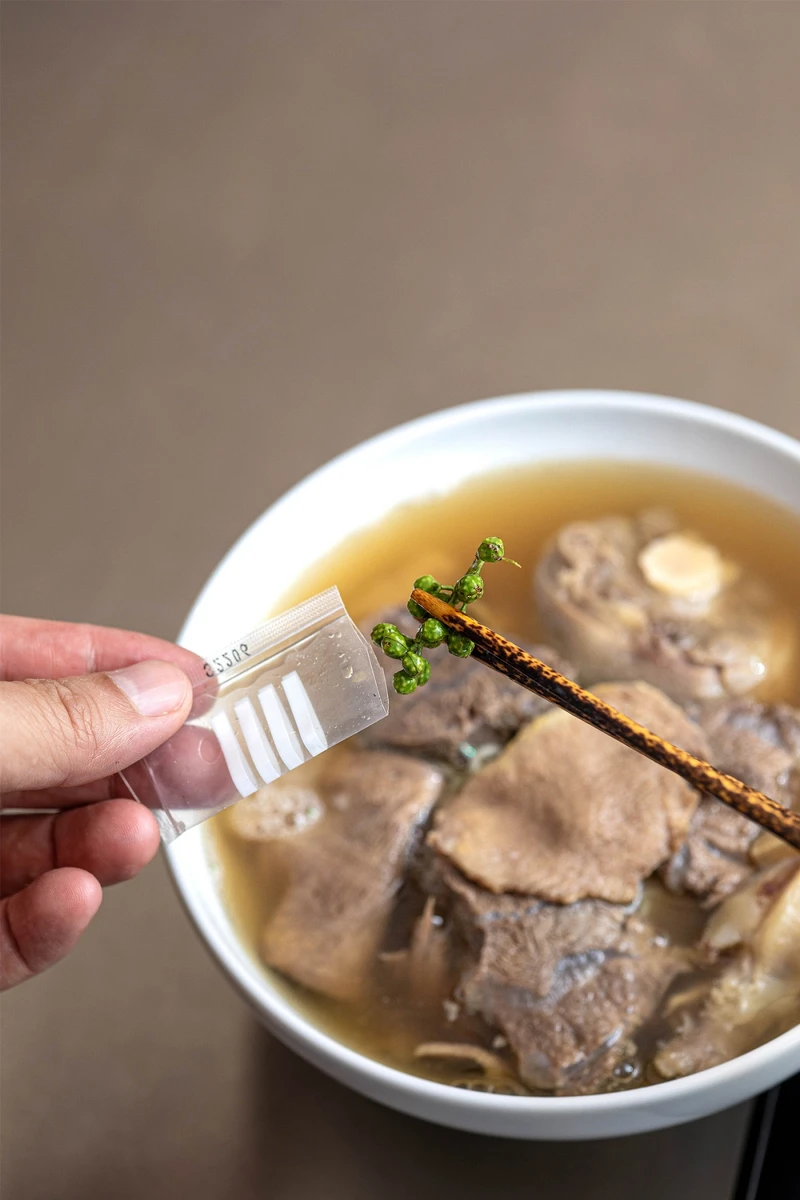 能在家百分百還原主廚的究極牛肉麵。 能在家百分百還原主廚的究極牛肉麵。