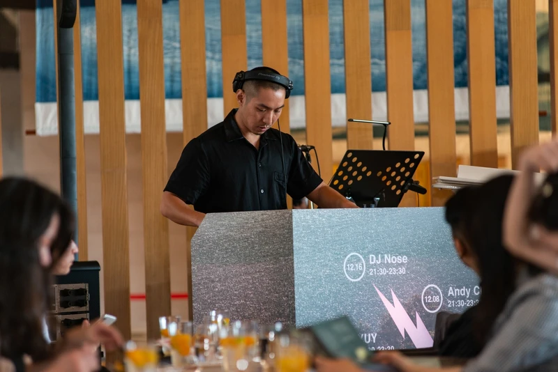 活動將邀請當代電子音樂DJ現場表演。 活動將邀請當代電子音樂DJ現場表演。