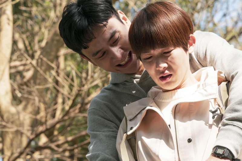 劉冠廷和孫可芳在《聖筊》中攜手共建幸福家庭，兩人結婚三年卻碰危機