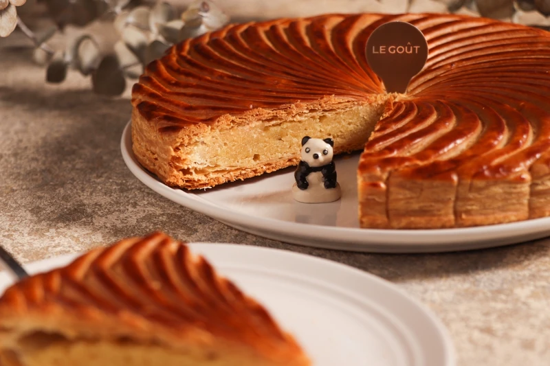 經典杏仁奶油國王派。 經典杏仁奶油國王派。