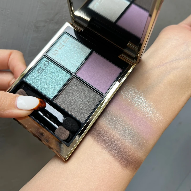 SUQQU晶采盈緻眼彩盤(#119冬夜光TOUYAKOU)6.2g,NT2,600 SUQQU晶采盈緻眼彩盤(#119冬夜光TOUYAKOU)6.2g,NT2,600