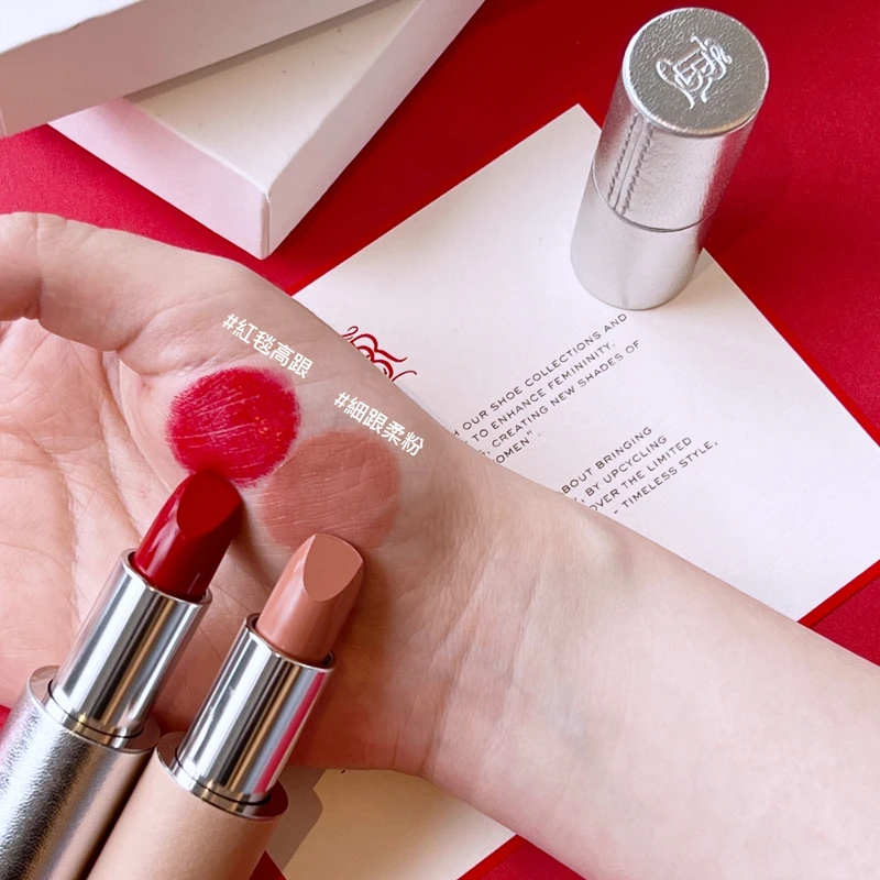 La bouche rouge x Gianvito Rossi 塞納河之履限量聯名禮盒中的口紅兩色。