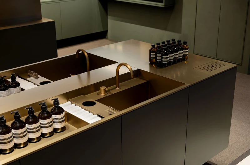 Aesop高雄漢神百貨店裝照。