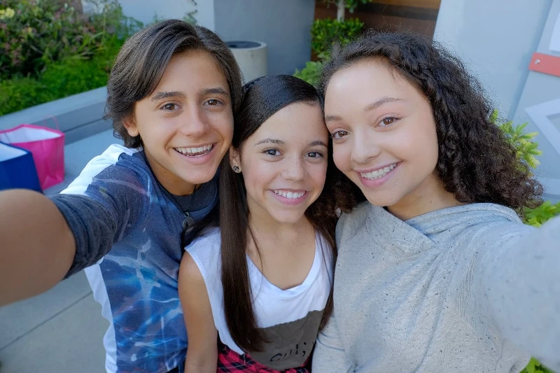 珍娜奧特嘉在迪士尼影集嶄露頭角