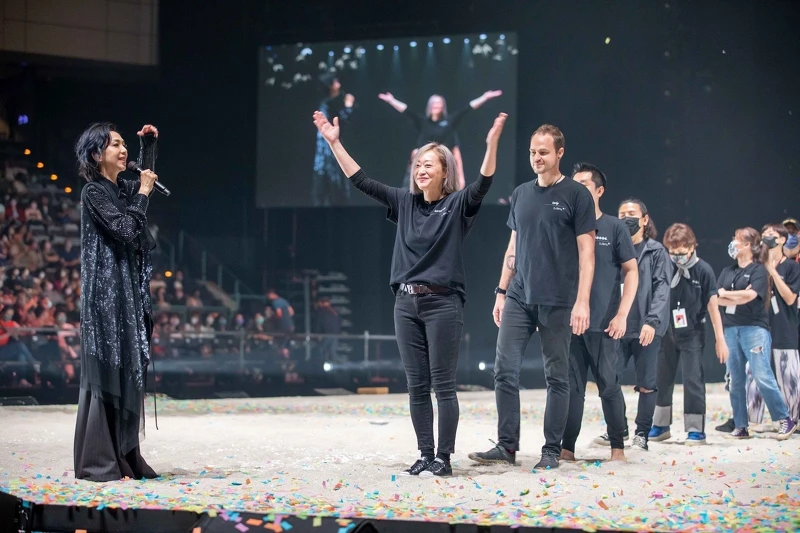 Lisa擔任萬芳今年演唱會的和聲統籌 (攝影翔子) Lisa擔任萬芳今年演唱會的和聲統籌 (攝影翔子)